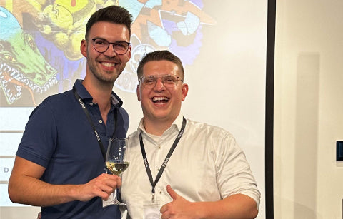 Nils und Malte im Blockhütte Büro